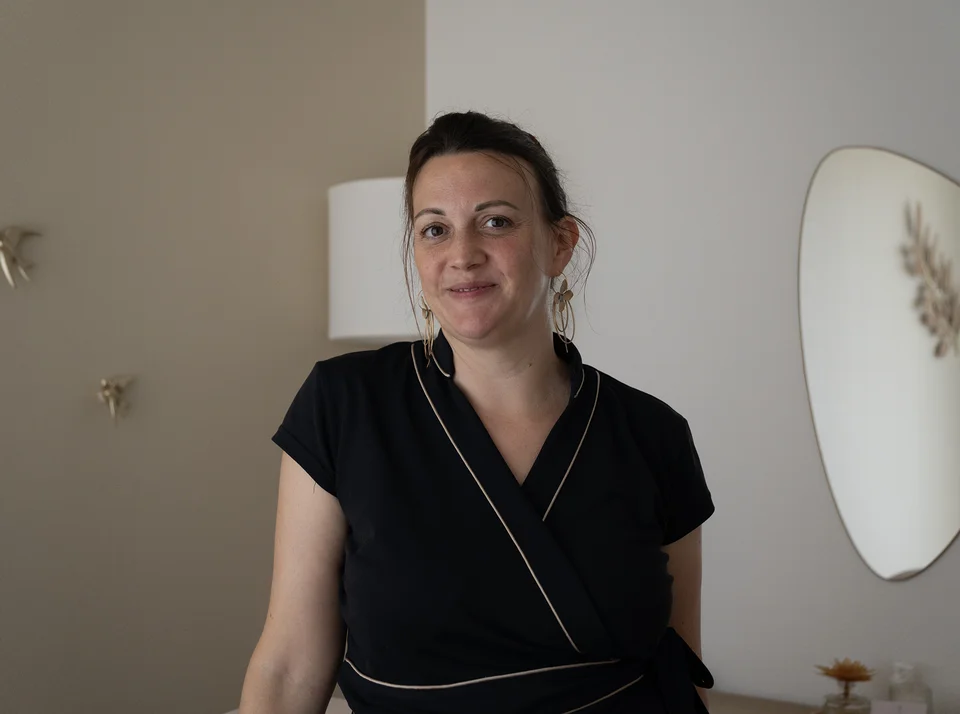 Floriane Cluzeau, praticienne certifiée Méthode Nado, dans son cabinet à Muret